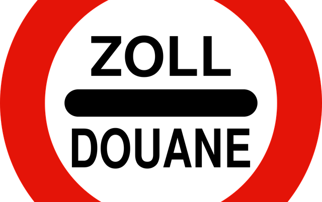 Schild mit Logo-Charakter. Aufschriften "Zoll" und "Douane"