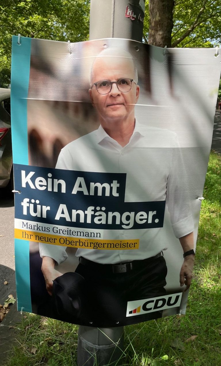 Wahlplakat der CDU Köln Der OB-Kandidat der CDU fordert hier: "Kein Amt für Anfänger"