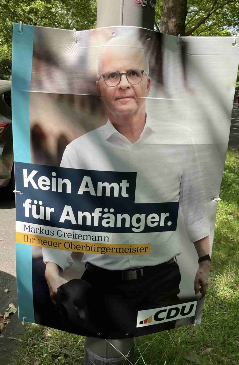 Wahlplakat der CDU Köln Der OB-Kandidat der CDU fordert hier: "Kein Amt für Anfänger"